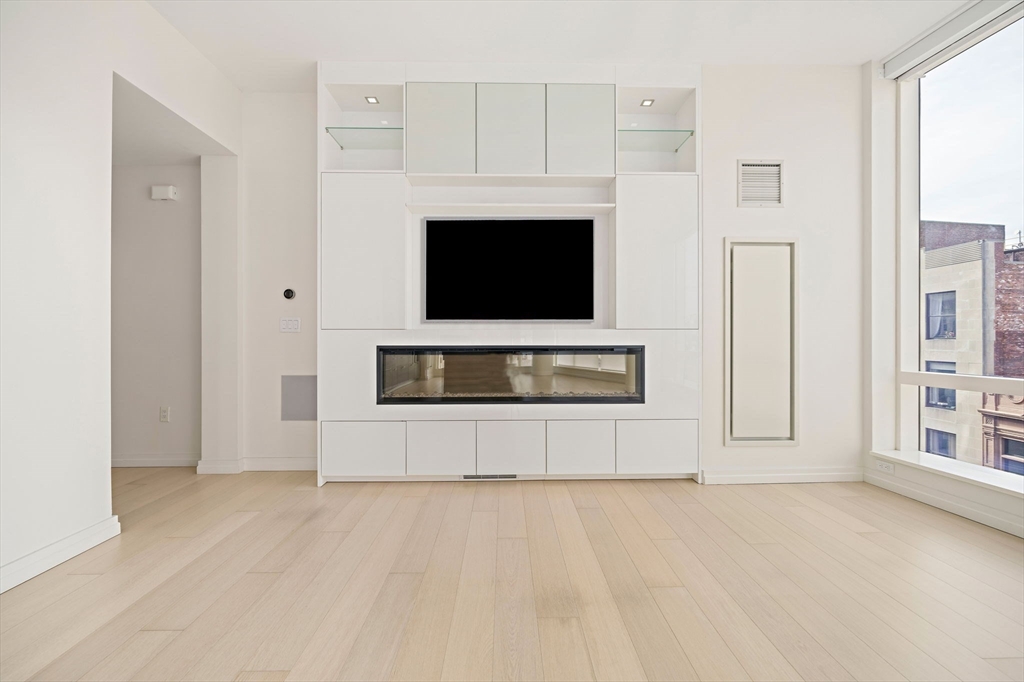 2 bed, 2 bath apartment for rent at 1 Franklin St Unit 1004, Midtown — photo 4 of 40