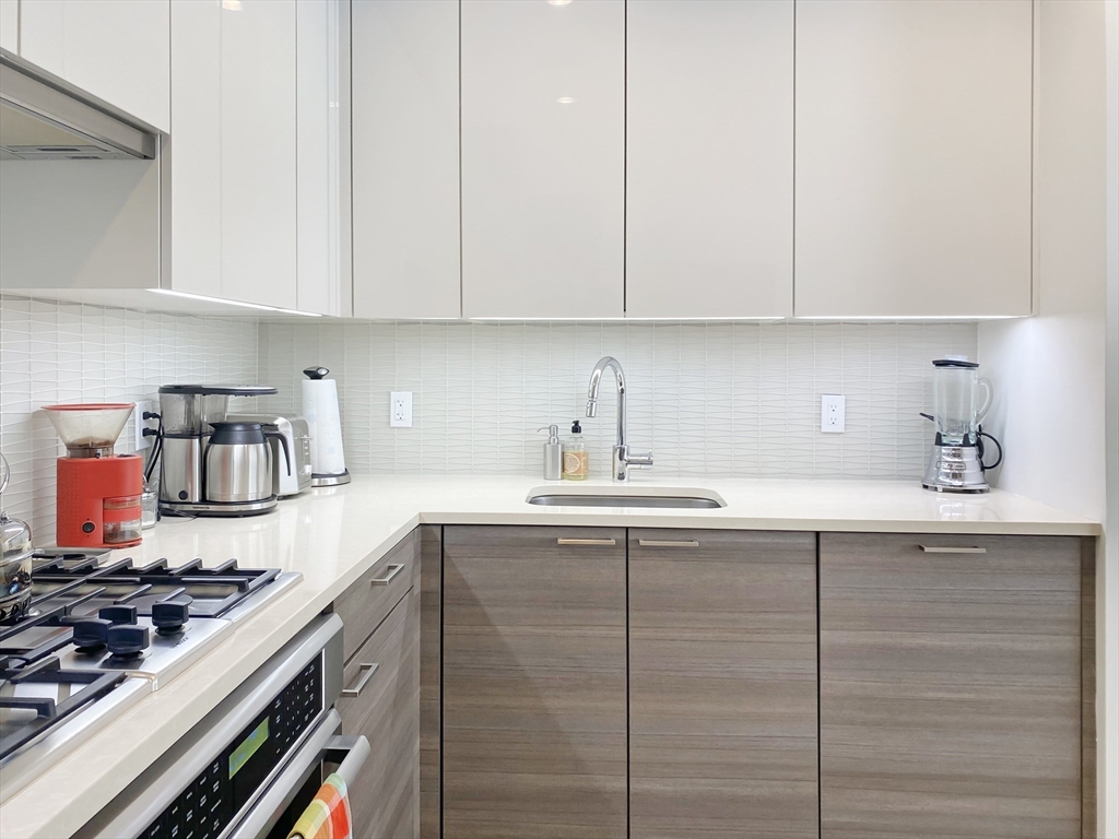 1 bed, 1 bath apartment for rent at 1 Franklin St Unit 1201, Midtown — photo 7 of 11