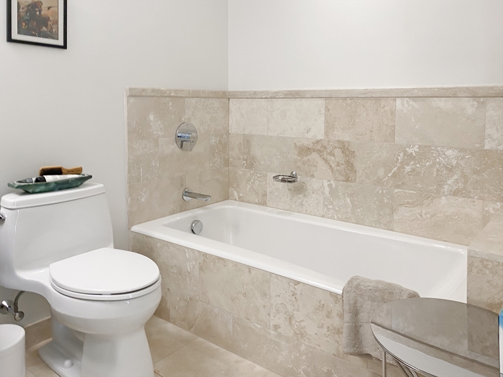 1 bed, 1 bath apartment for rent at 1 Franklin St Unit 1201, Midtown — photo 11 of 11