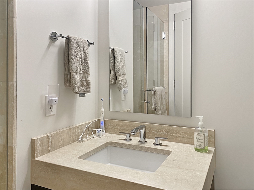 1 bed, 1 bath apartment for rent at 1 Franklin St Unit 1201, Midtown — photo 9 of 11