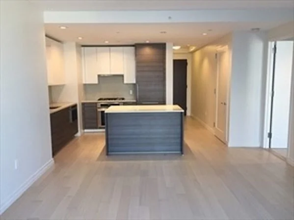 1 bed, 1 bath apartment for rent at 1 Franklin St Unit 1406, Midtown — photo 2 of 4