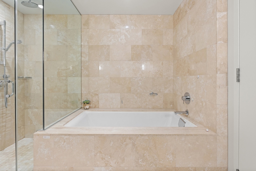 2 bed, 2 bath apartment for rent at 1 Franklin St Unit 1504, Midtown — photo 18 of 42