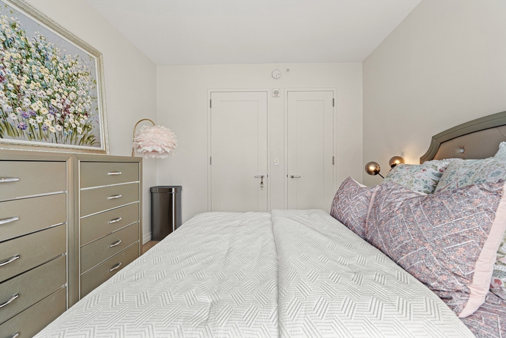 2 bed, 2 bath apartment for rent at 1 Franklin St Unit 1504, Midtown — photo 20 of 42