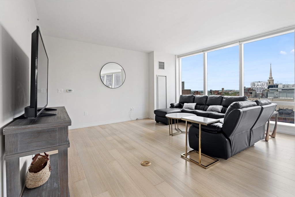 2 bed, 2 bath apartment for rent at 1 Franklin St Unit 1504, Midtown — photo 3 of 42