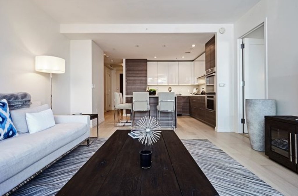 2 bed, 2 bath apartment for rent at 1 Franklin St Unit 1507, Midtown — photo 3 of 25
