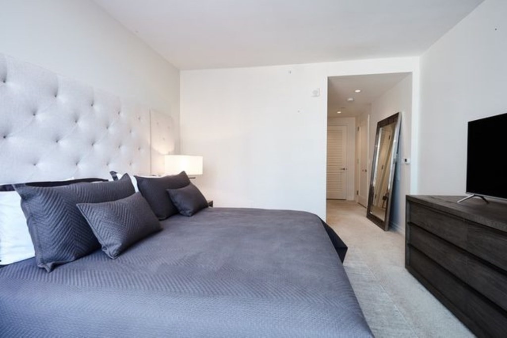 2 bed, 2 bath apartment for rent at 1 Franklin St Unit 1507, Midtown — photo 8 of 25