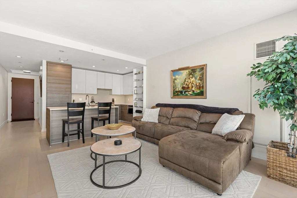1 bed, 1 bath apartment for rent at 1 Franklin St Unit 1611, Boston Downtown — photo 8 of 33