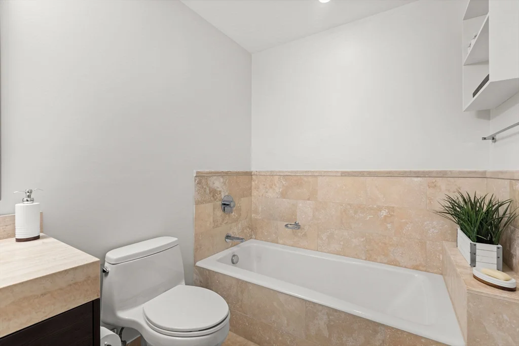 1 bed, 1 bath apartment for rent at 1 Franklin St Unit 1611, Boston Downtown — photo 14 of 33
