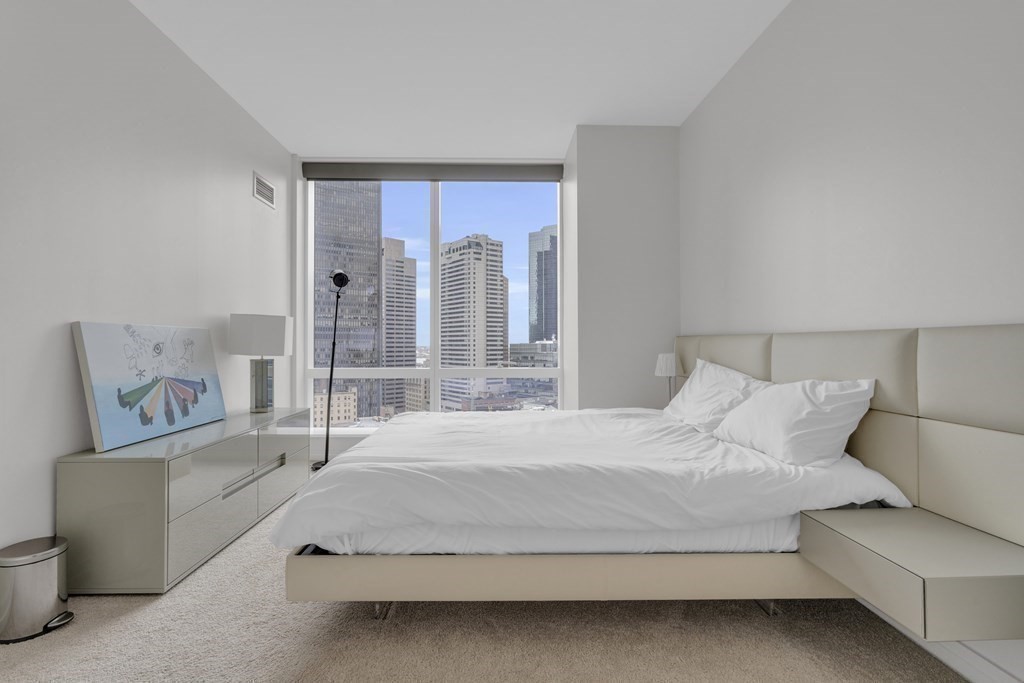 2 bed, 2 bath apartment for rent at 1 Franklin St Unit 2304, Boston Downtown — photo 11 of 16