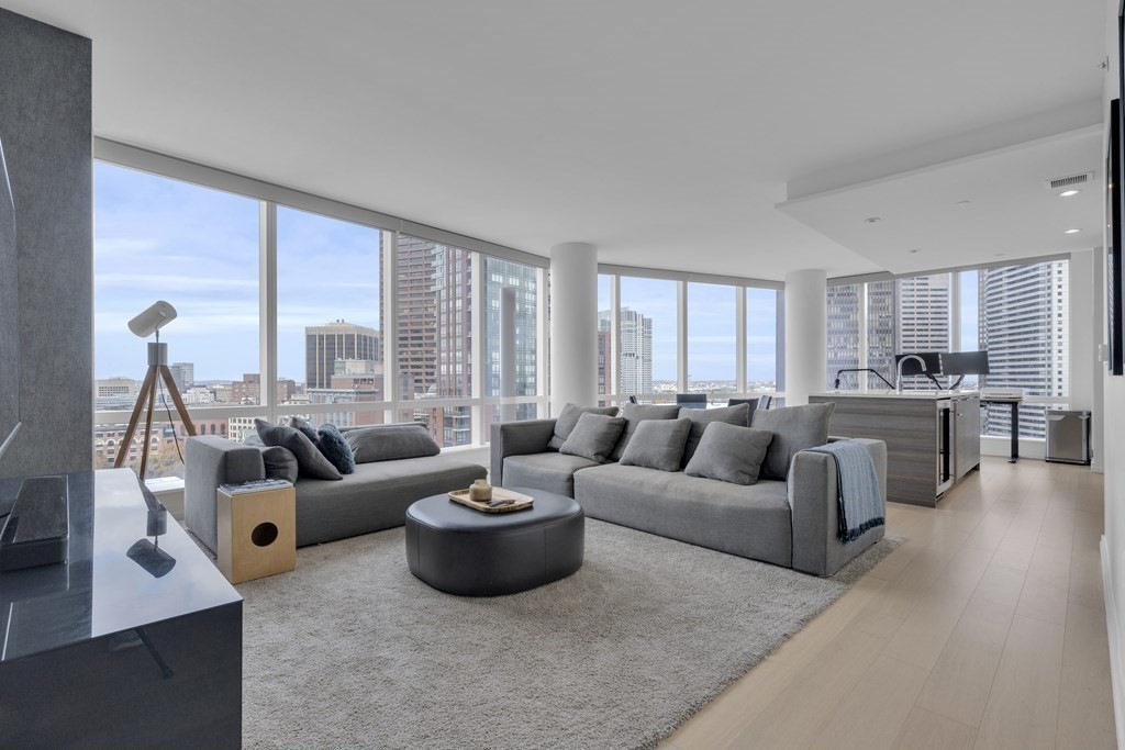 2 bed, 2 bath apartment for rent at 1 Franklin St Unit 2304, Boston Downtown — photo 1 of 16