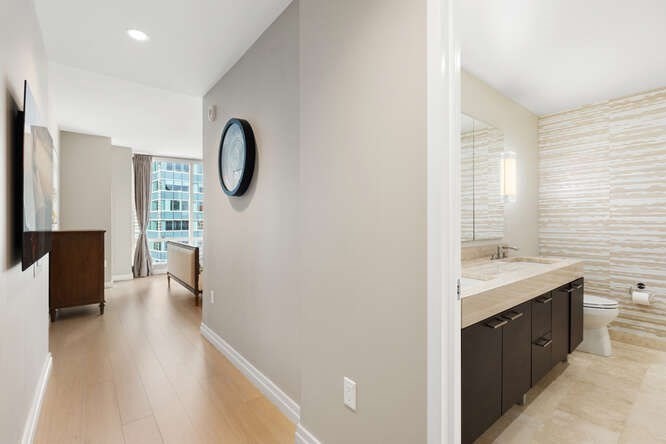 2 bed, 2 bath apartment for rent at 1 Franklin St Unit 2307, Midtown — photo 24 of 27