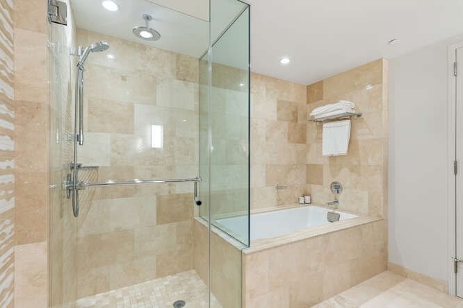 2 bed, 2 bath apartment for rent at 1 Franklin St Unit 2307, Midtown — photo 26 of 27