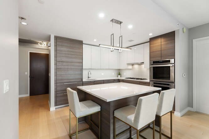 2 bed, 2 bath apartment for rent at 1 Franklin St Unit 2307, Midtown — photo 3 of 27