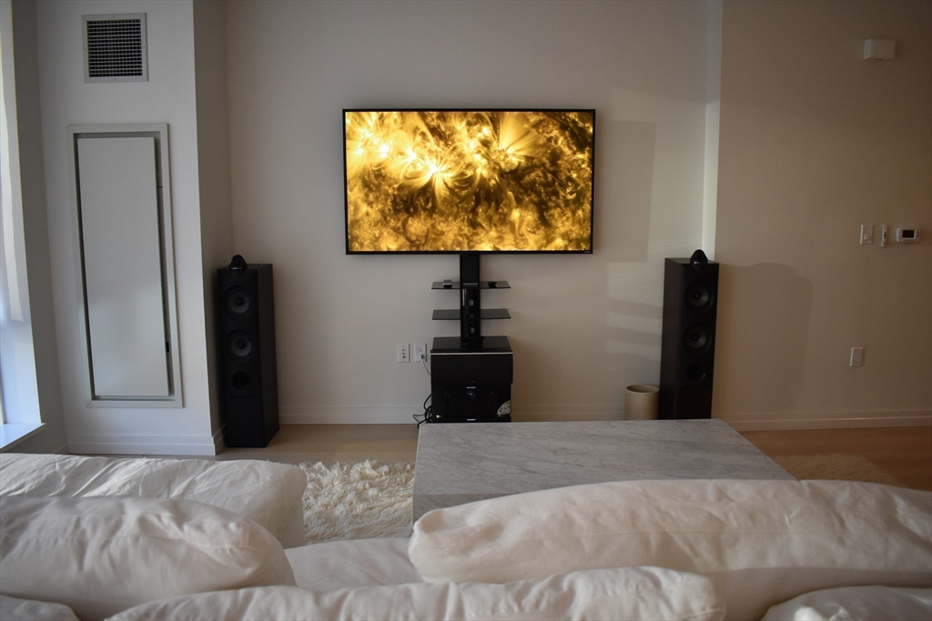 1 bed, 1 bath apartment for rent at 1 Franklin St Unit 2409, Boston Downtown — photo 3 of 23