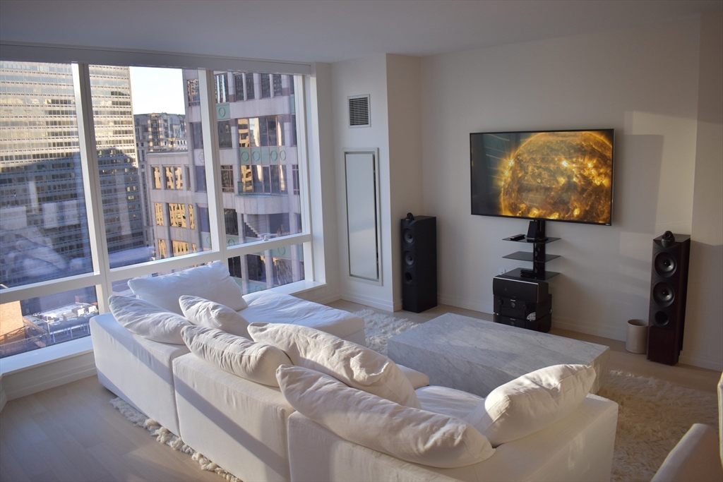 1 bed, 1 bath apartment for rent at 1 Franklin St Unit 2409, Boston Downtown — photo 1 of 23