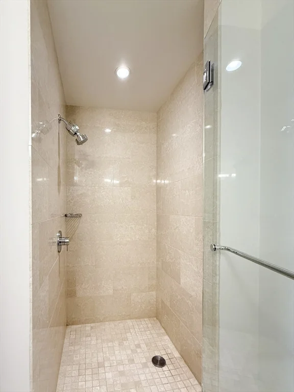 2 bed, 2 bath apartment for rent at 1 Franklin St Unit 2605, Midtown — photo 15 of 32