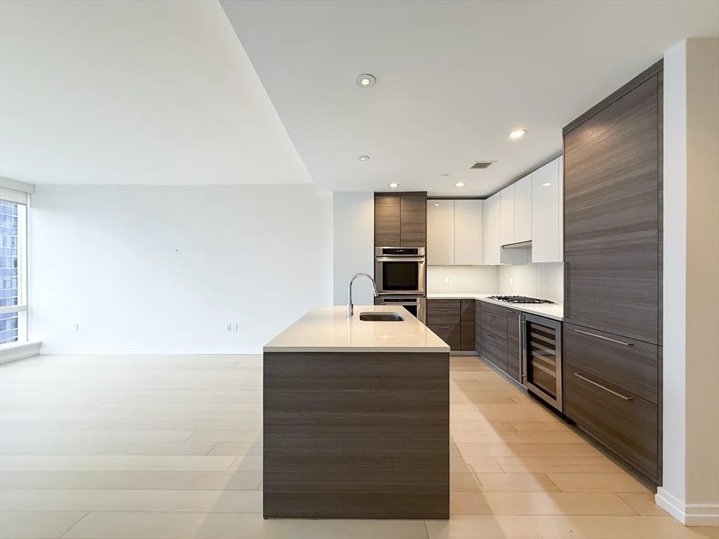 2 bed, 2 bath apartment for rent at 1 Franklin St Unit 2605, Midtown — photo 2 of 32