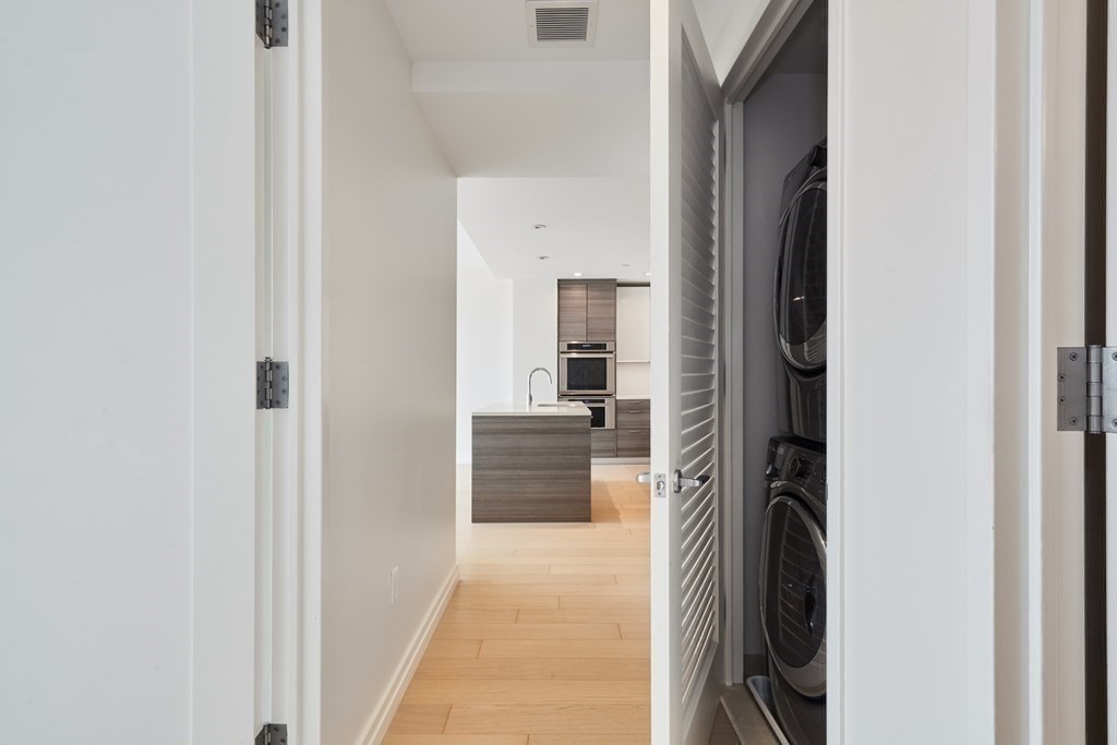 2 bed, 2 bath apartment for rent at 1 Franklin St Unit 2905, Boston Downtown — photo 12 of 25