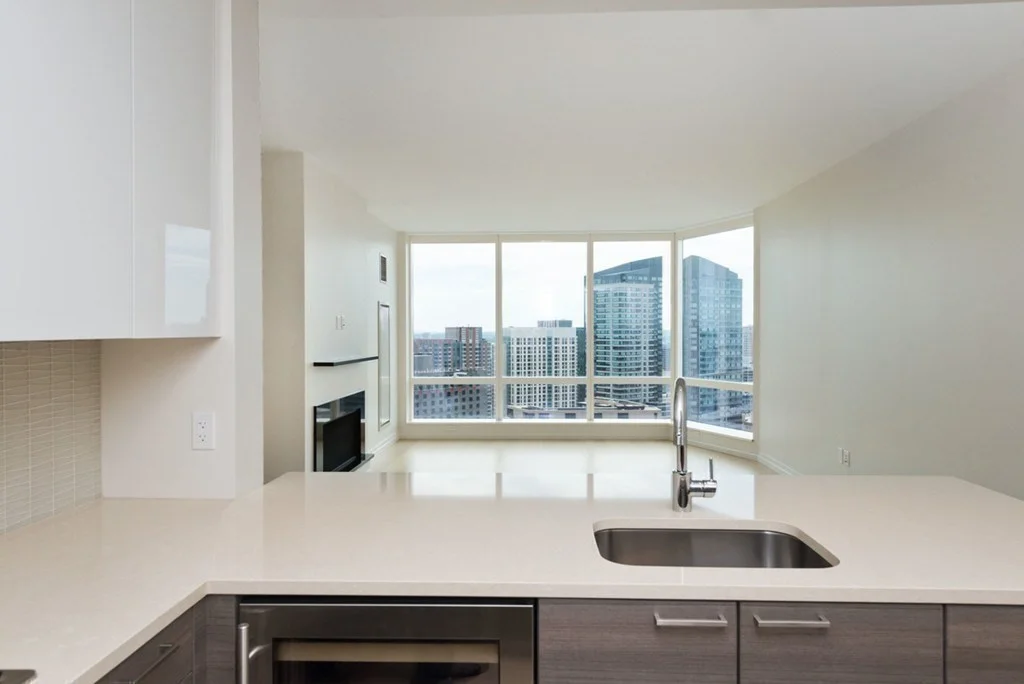 2 bed, 2 bath apartment for rent at 1 Franklin St Unit 3010, Midtown — photo 5 of 21