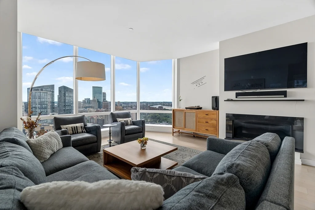 2 bed, 2 bath apartment for rent at 1 Franklin St Unit 3210, Boston Downtown