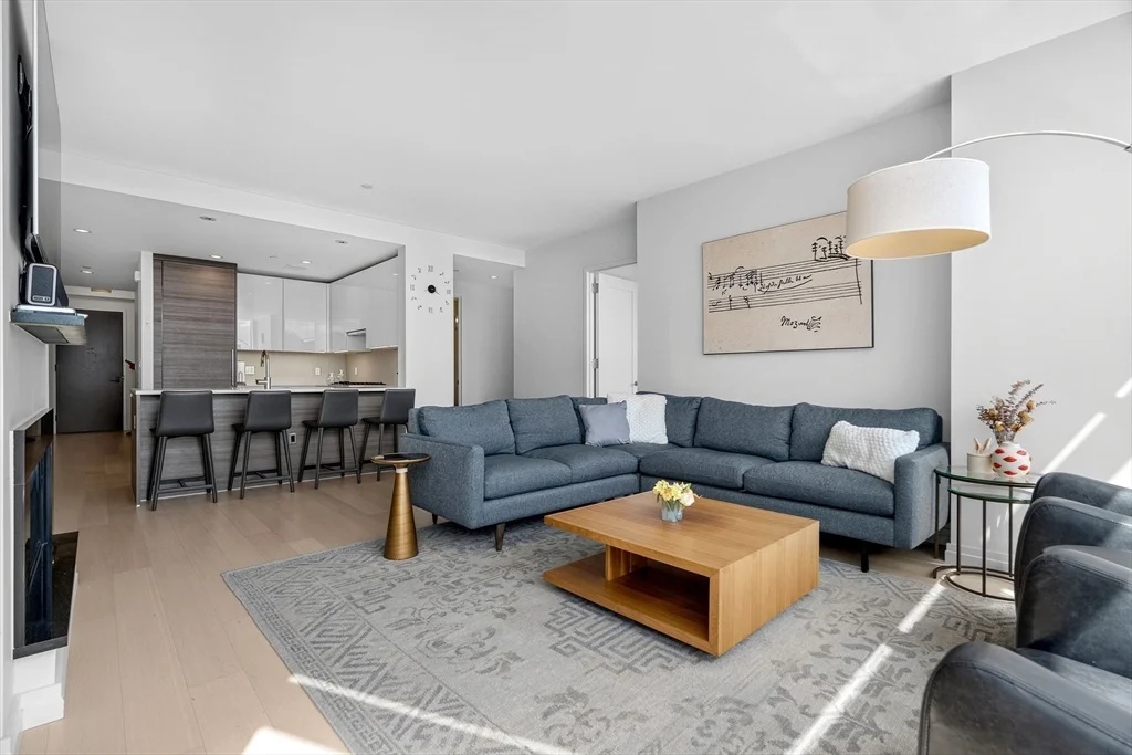 2 bed, 2 bath apartment for rent at 1 Franklin St Unit 3210, Boston Downtown — photo 4 of 33