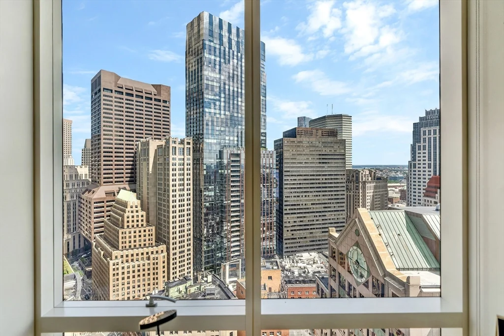 2 bed, 2 bath apartment for rent at 1 Franklin St Unit 3210, Boston Downtown — photo 21 of 33