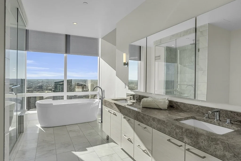 3 bed, 3 bath apartment for rent at 1 Franklin St Unit 4606, Boston Downtown — photo 18 of 38