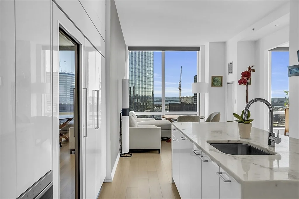 3 bed, 3 bath apartment for rent at 1 Franklin St Unit 4606, Boston Downtown — photo 11 of 38