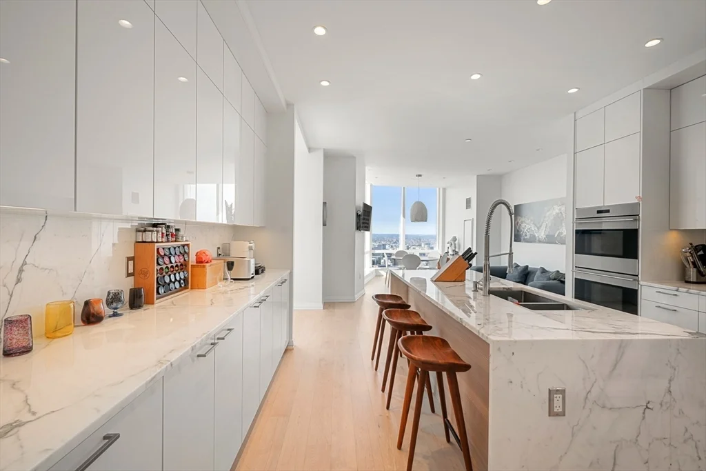3 bed, 4+ bath apartment for rent at 1 Franklin St Unit 4802, Boston Downtown — photo 11 of 40