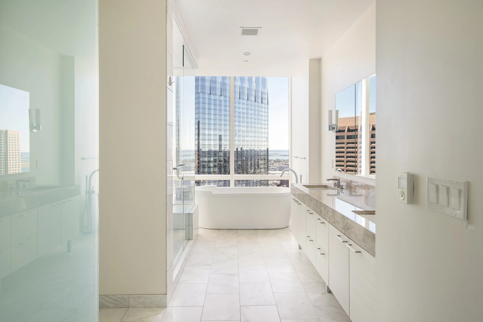 3 bed, 3 bath apartment for rent at 1 Franklin St Unit 5105, Boston Downtown — photo 12 of 35