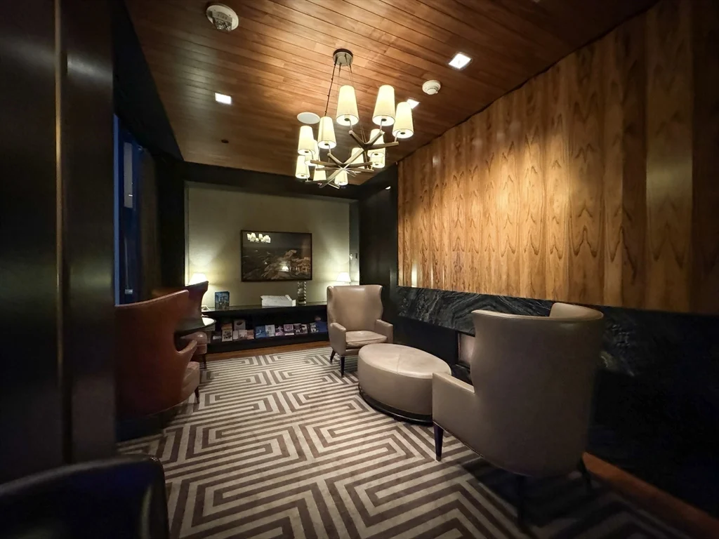 3 bed, 3 bath apartment for rent at 1 Franklin St Unit 5106, Midtown — photo 39 of 42
