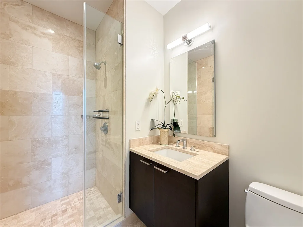 3 bed, 3 bath apartment for rent at 1 Franklin St Unit 5106, Midtown — photo 26 of 42