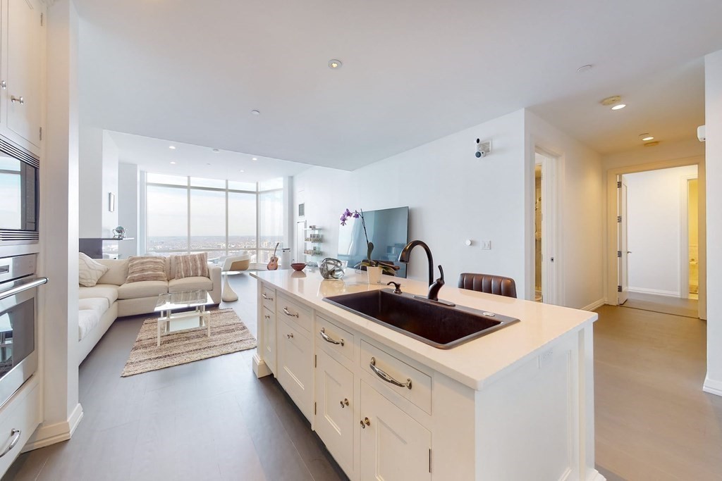 2 bed, 2.5 bath apartment for rent at 1 Franklin St Unit Ph1F, Boston Downtown — photo 14 of 42