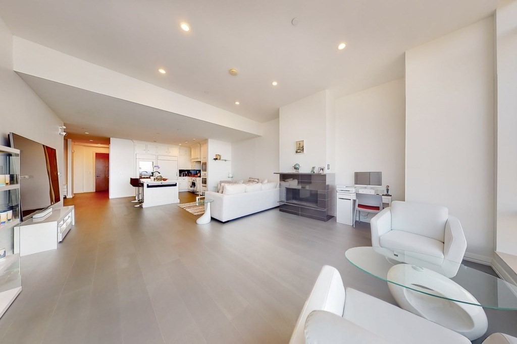 2 bed, 2.5 bath apartment for rent at 1 Franklin St Unit Ph1F, Boston Downtown — photo 5 of 42