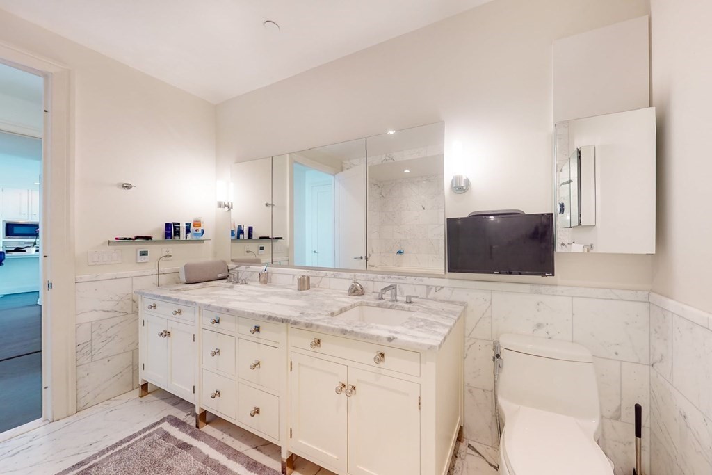 2 bed, 2.5 bath apartment for rent at 1 Franklin St Unit Ph1F, Boston Downtown — photo 19 of 42