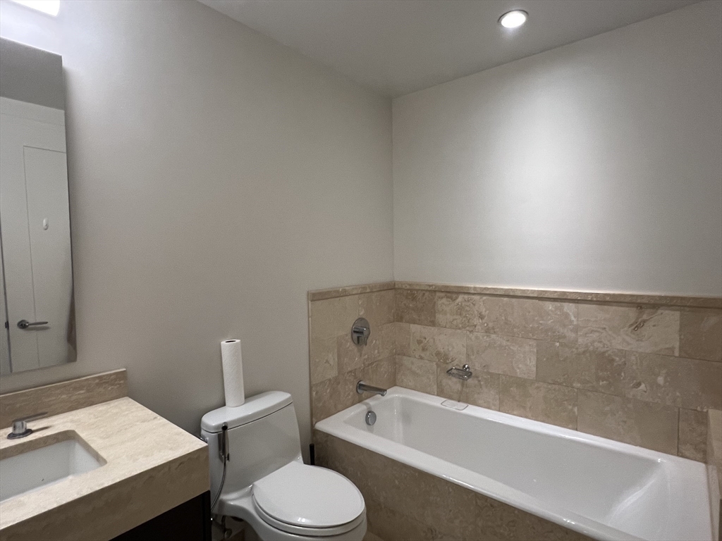 1 bed, 1 bath apartment for rent at 1 Franklin Unit 1111, Boston Downtown — photo 12 of 31