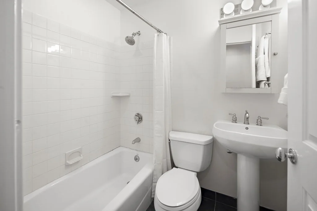 2 bed, 2 bath apartment for rent at 1 Garden St Unit 4, Beacon Hill — photo 10 of 14