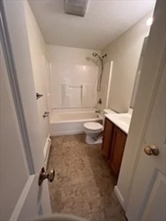 2 bed, 1 bath apartment for rent at 1 Gault Rd Unit 11, West Wareham — photo 8 of 9