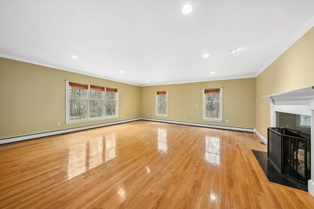 4 bed, 2 bath apartment for rent at 1 Glenbrook Rd, Framingham — photo 7 of 16