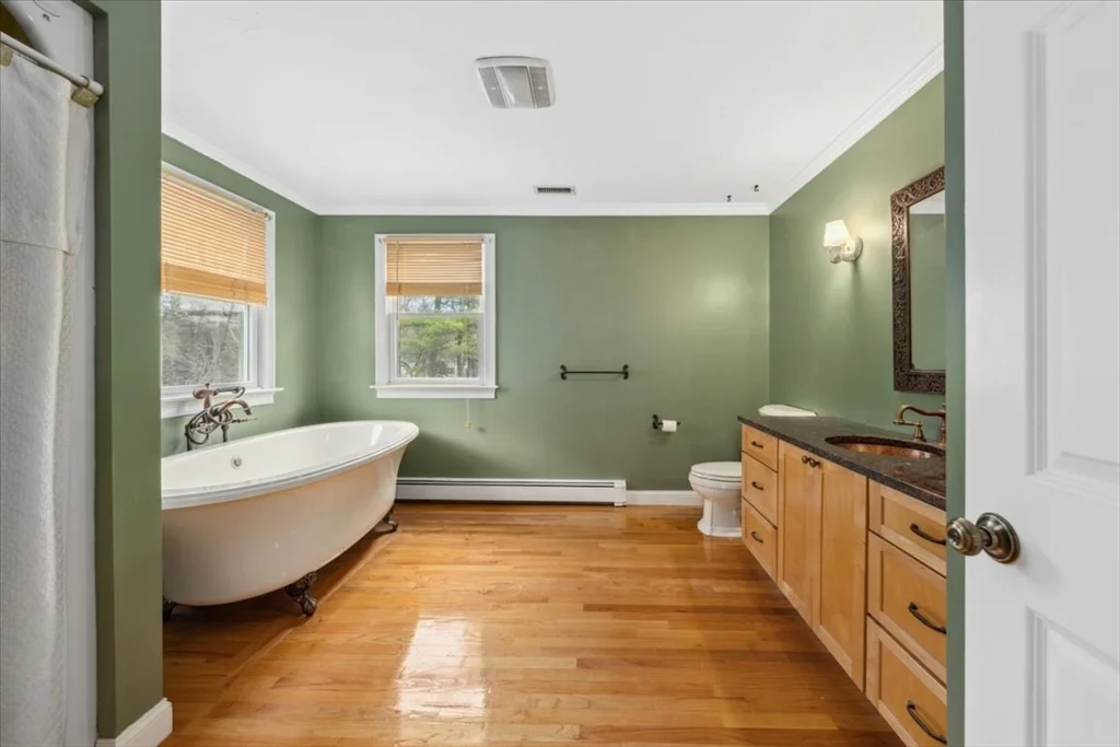 4 bed, 2 bath apartment for rent at 1 Glenbrook Rd, Framingham — photo 9 of 16