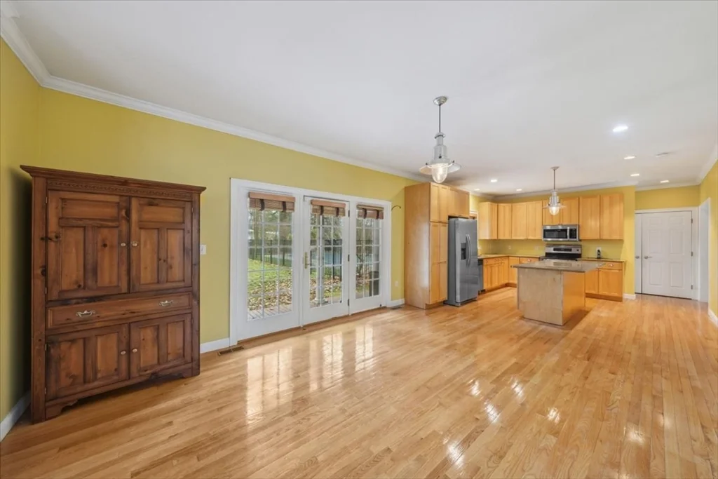 4 bed, 2 bath apartment for rent at 1 Glenbrook Rd, Framingham — photo 4 of 16