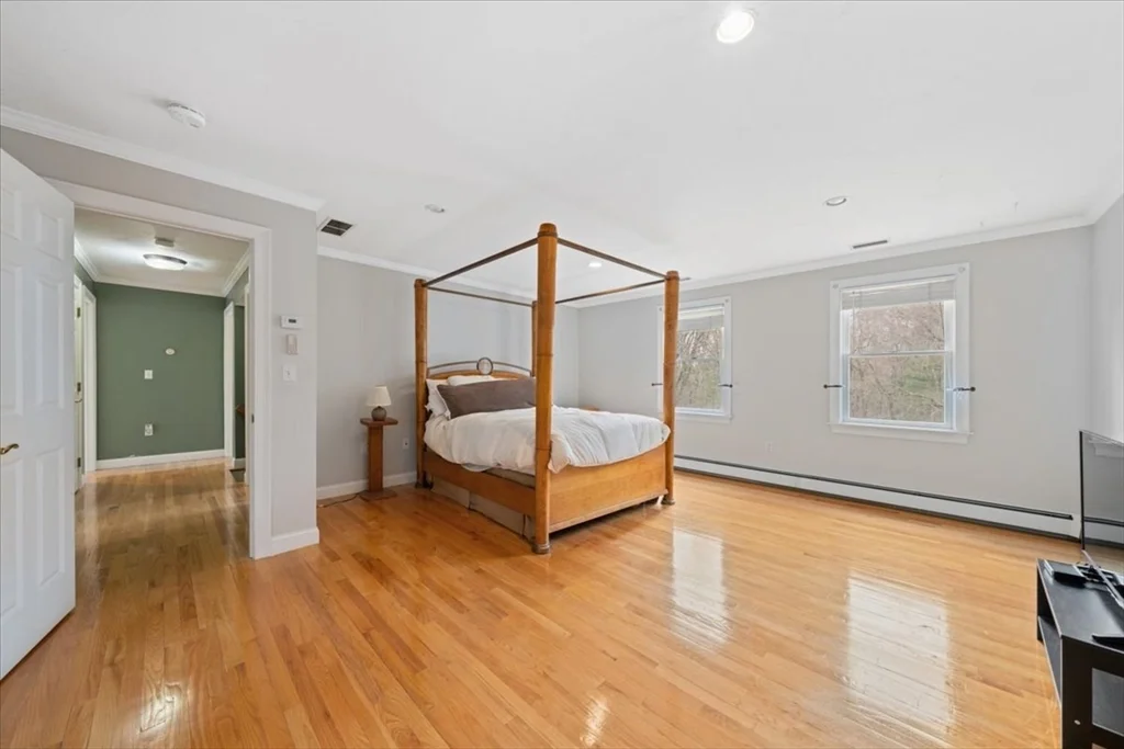 4 bed, 2 bath apartment for rent at 1 Glenbrook Rd, Framingham — photo 8 of 16