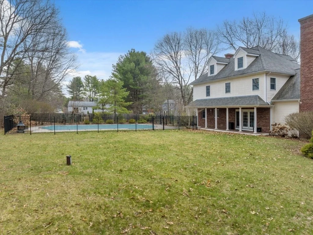 4 bed, 2 bath apartment for rent at 1 Glenbrook Rd, Framingham — photo 15 of 16