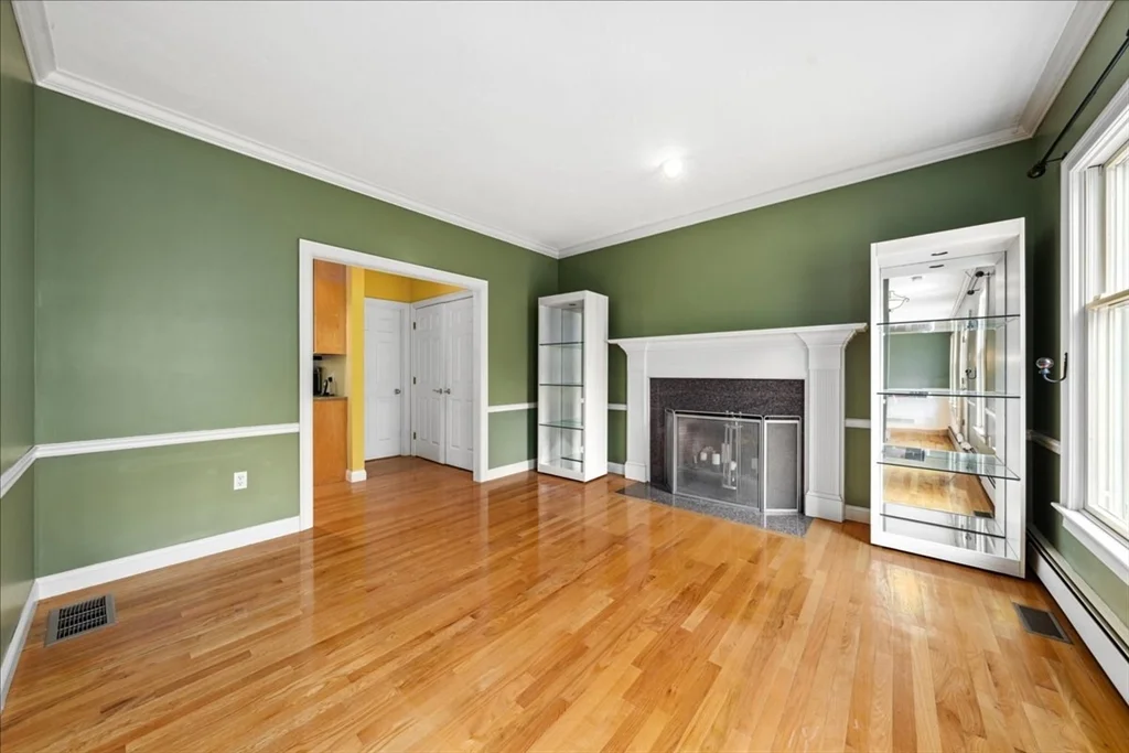 4 bed, 2 bath apartment for rent at 1 Glenbrook Rd, Framingham — photo 5 of 16