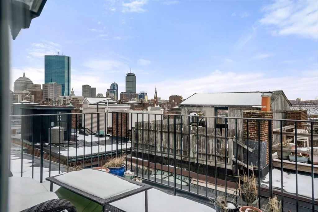 2 bed, 1 bath apartment for rent at 1 Goodwin Pl Unit 4, Beacon Hill — photo 14 of 17