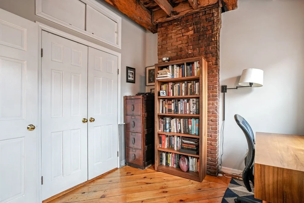 2 bed, 1 bath apartment for rent at 1 Goodwin Pl Unit 4, Beacon Hill — photo 7 of 17