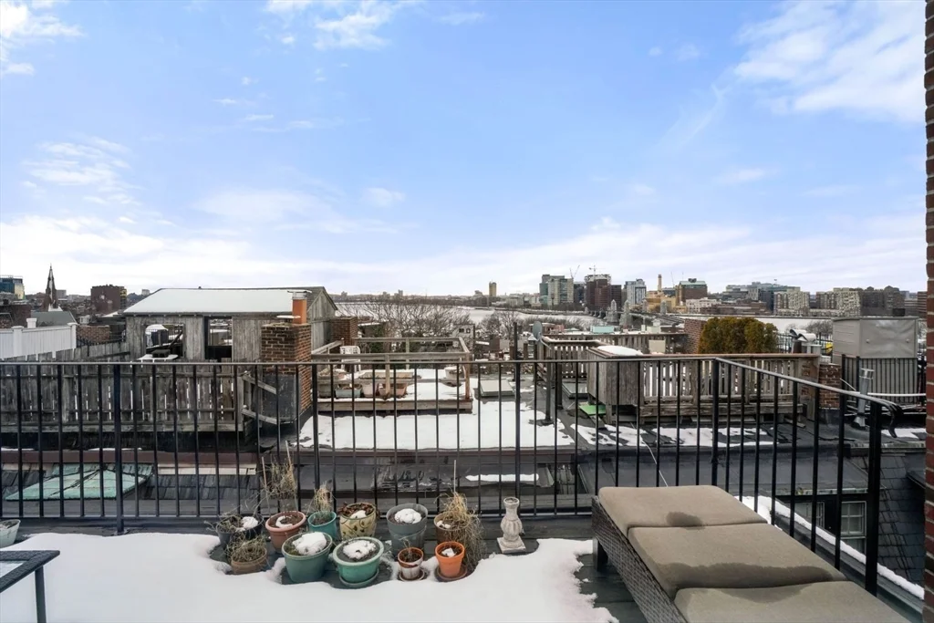 2 bed, 1 bath apartment for rent at 1 Goodwin Pl Unit 4, Beacon Hill — photo 12 of 17