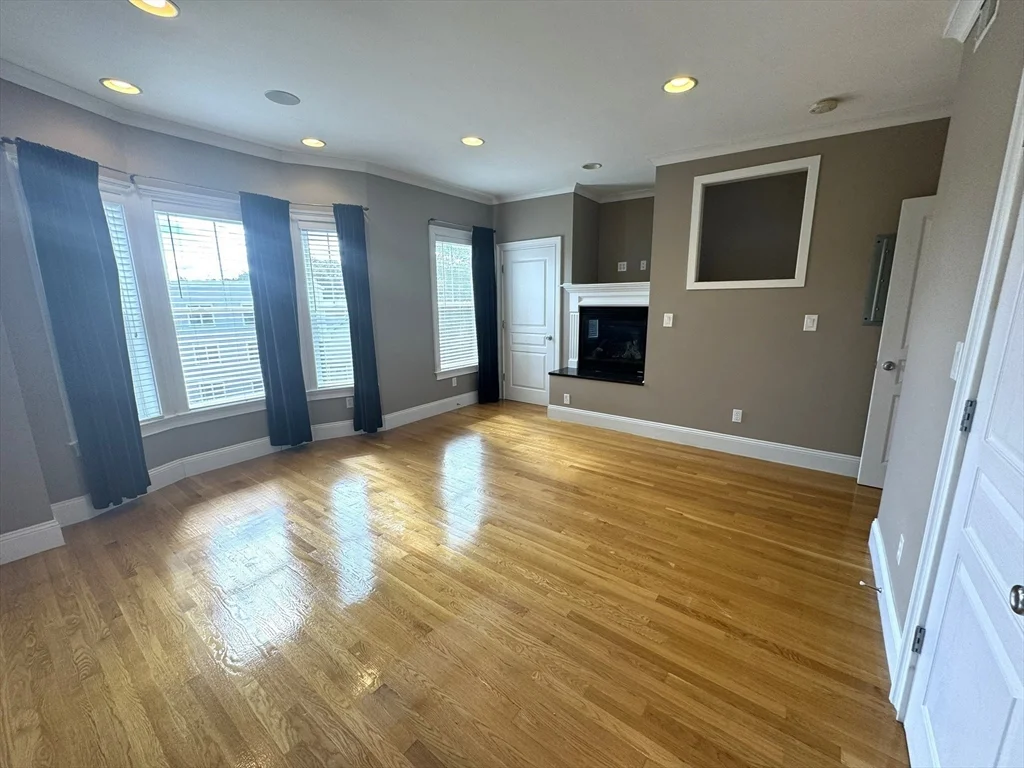 3 bed, 2 bath apartment for rent at 1 Goodwin Unit 1, South Boston — photo 5 of 16