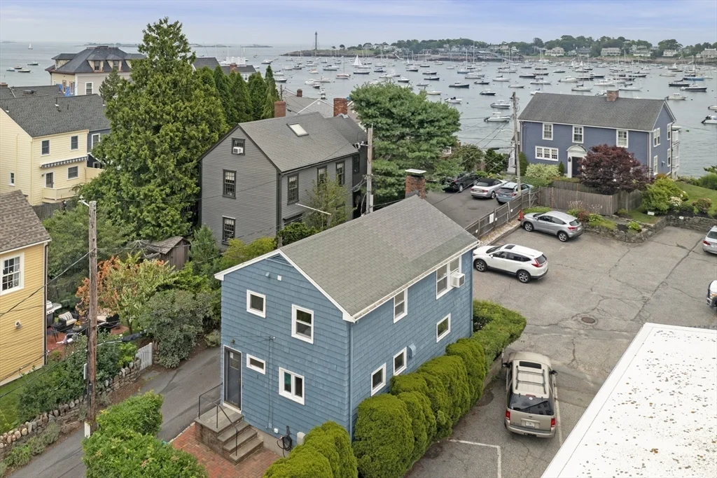 2 bed, 1 bath apartment for rent at 1 Goodwins Ct, Marblehead — photo 24 of 31