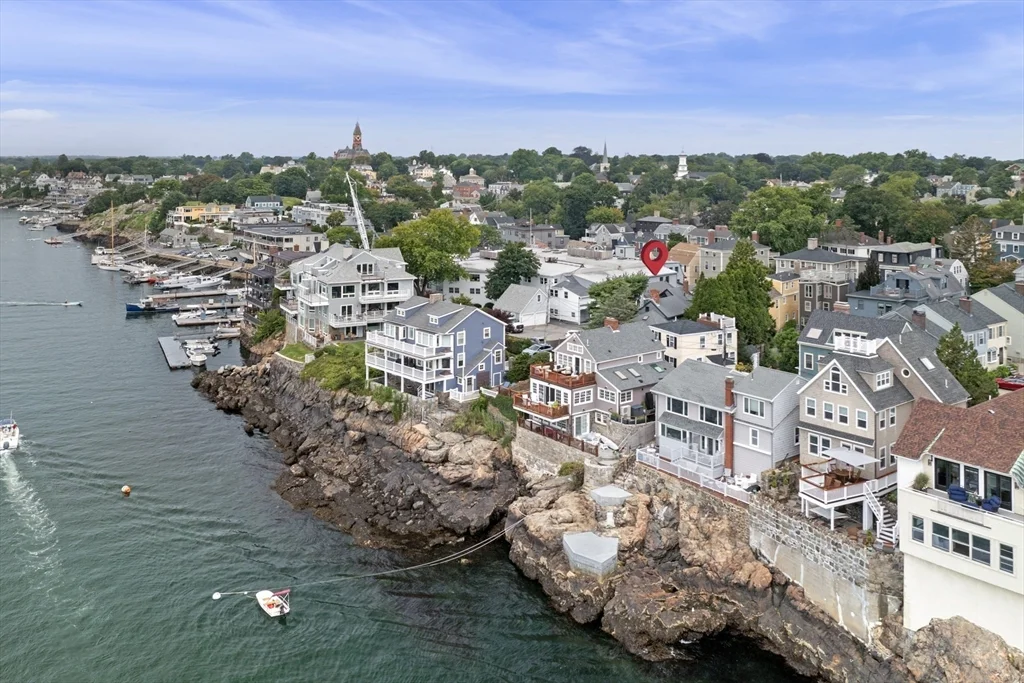 2 bed, 1 bath apartment for rent at 1 Goodwins Ct, Marblehead — photo 30 of 31